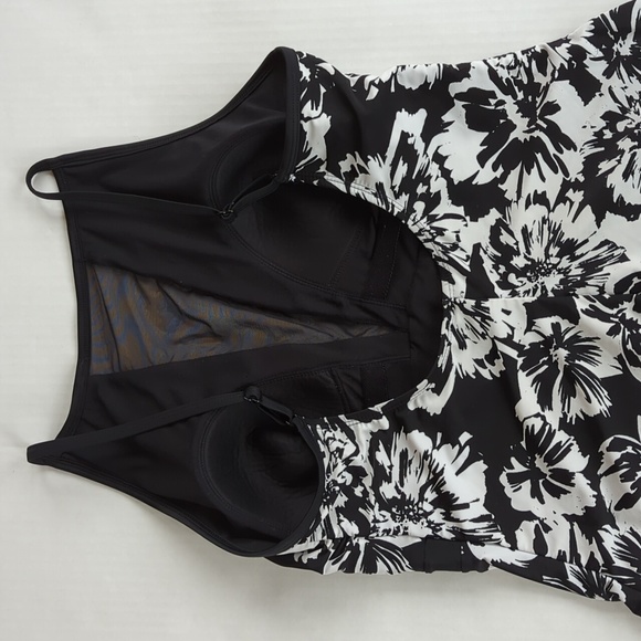 Time and Tru Mesh Floral One Piece Swimsuit XL Black White FLAW 16/18 - Picture 7 of 16